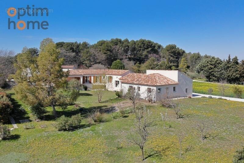 Maison à SIMIANE-COLLONGUE