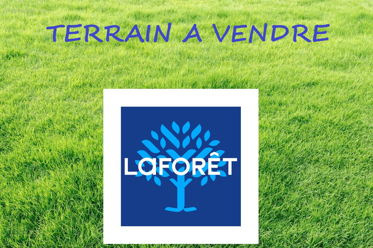 Terrain à EYRANS