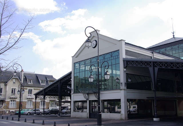Commerce à SAINT-MAUR-DES-FOSSES