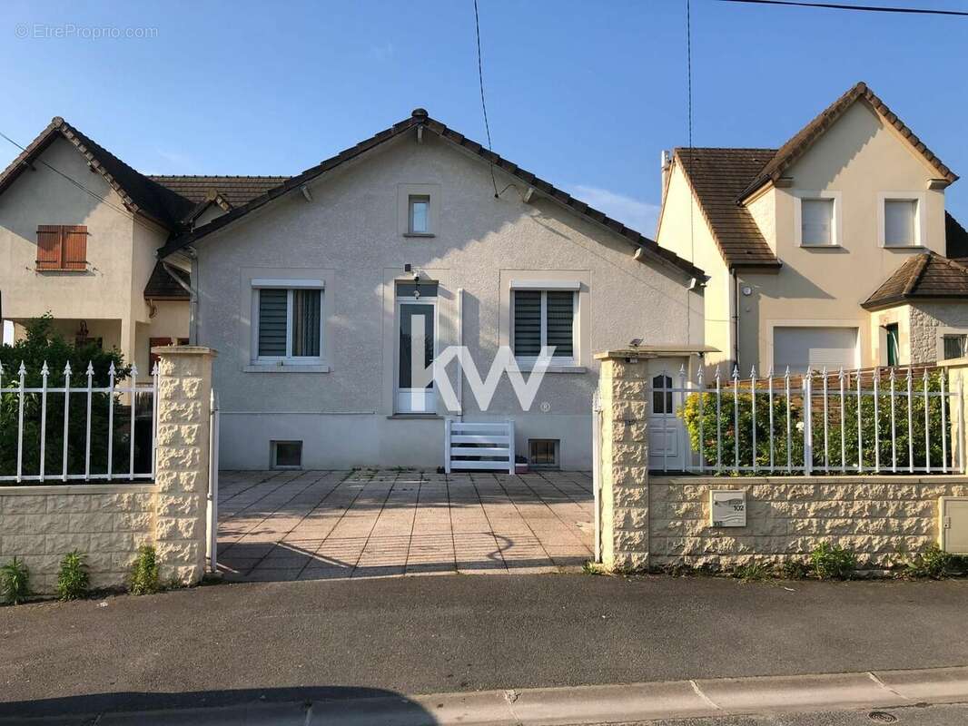 Maison à MONTIGNY-LES-CORMEILLES