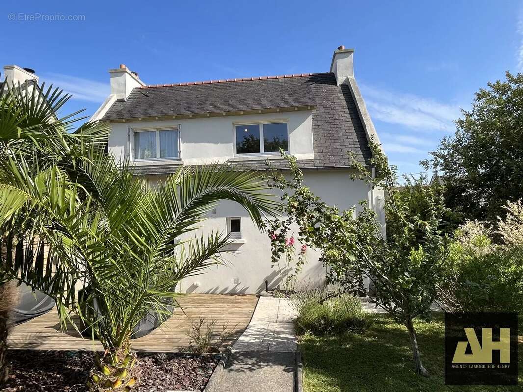 Maison à LE RELECQ-KERHUON