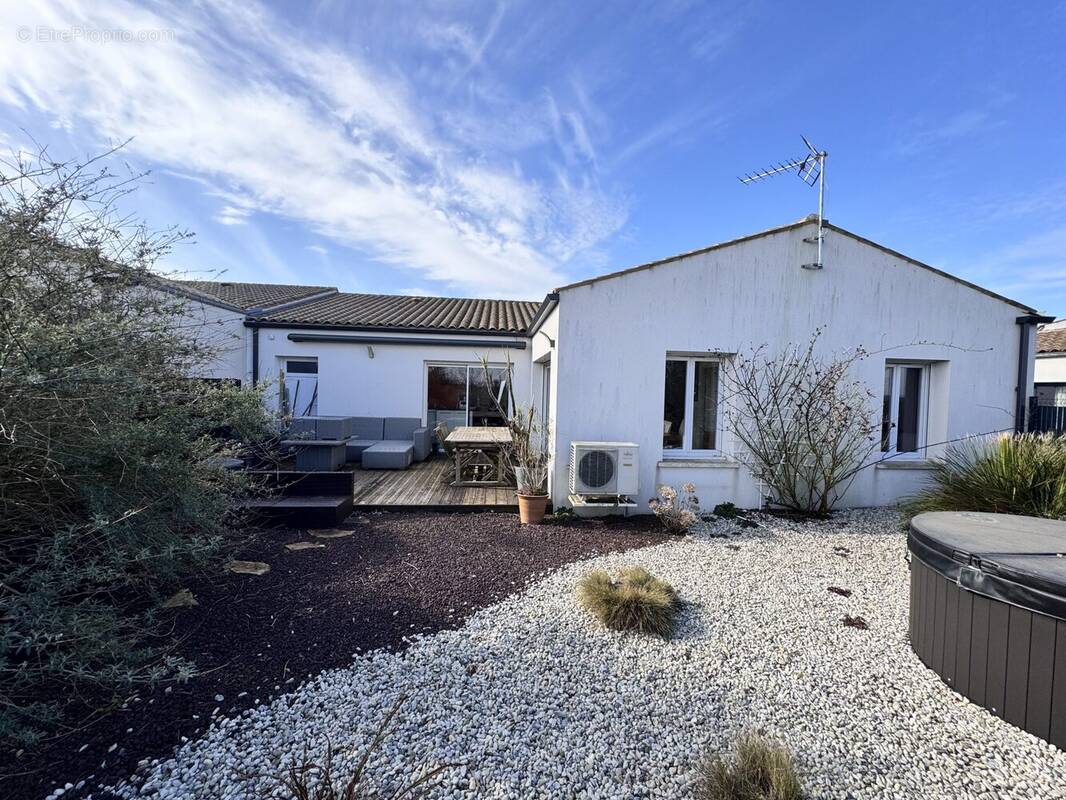 Maison à L&#039;HOUMEAU