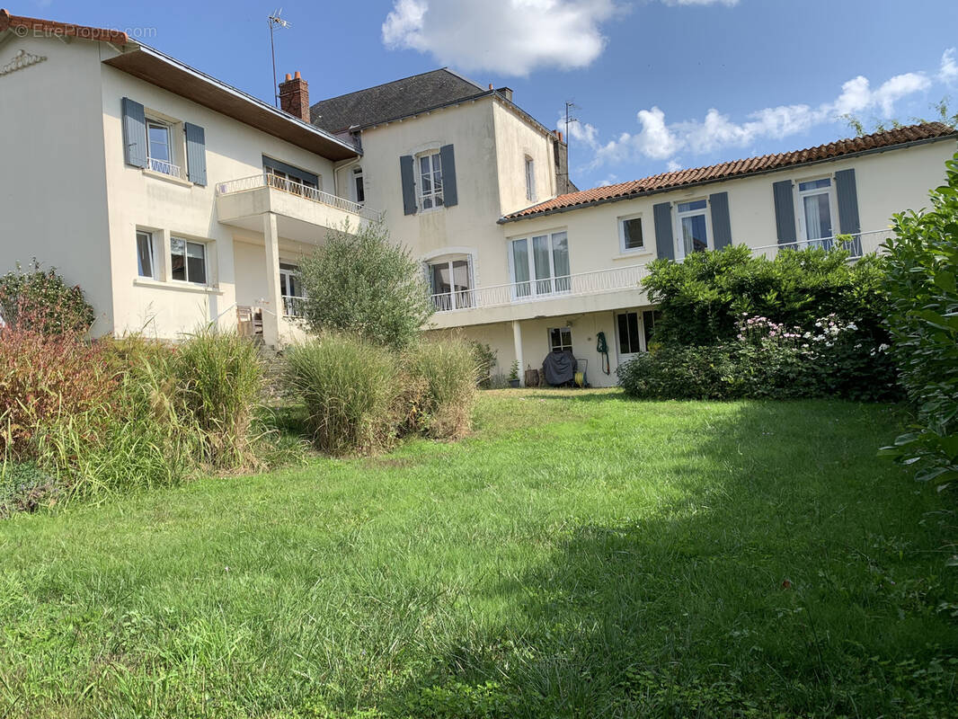 Maison à POUZAUGES
