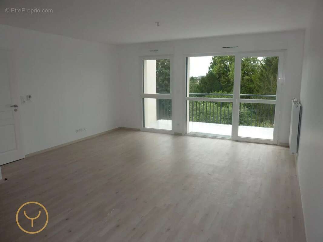 Appartement à PONT-SAINTE-MARIE