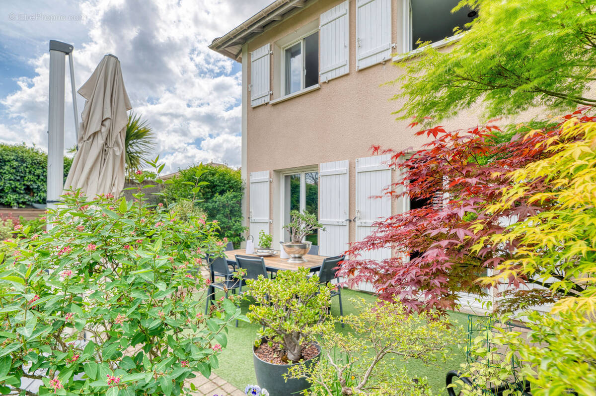 Maison à VAULX-EN-VELIN