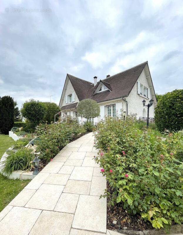 Maison à LAMORLAYE
