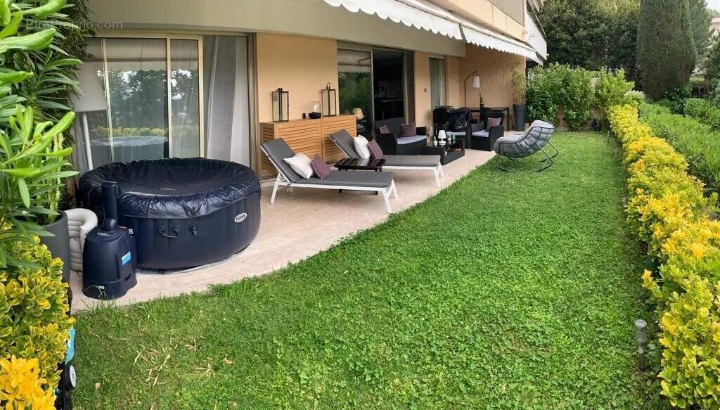 Appartement à LE CANNET