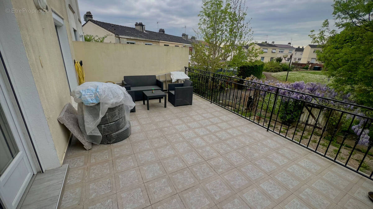 Maison à LOUVRES
