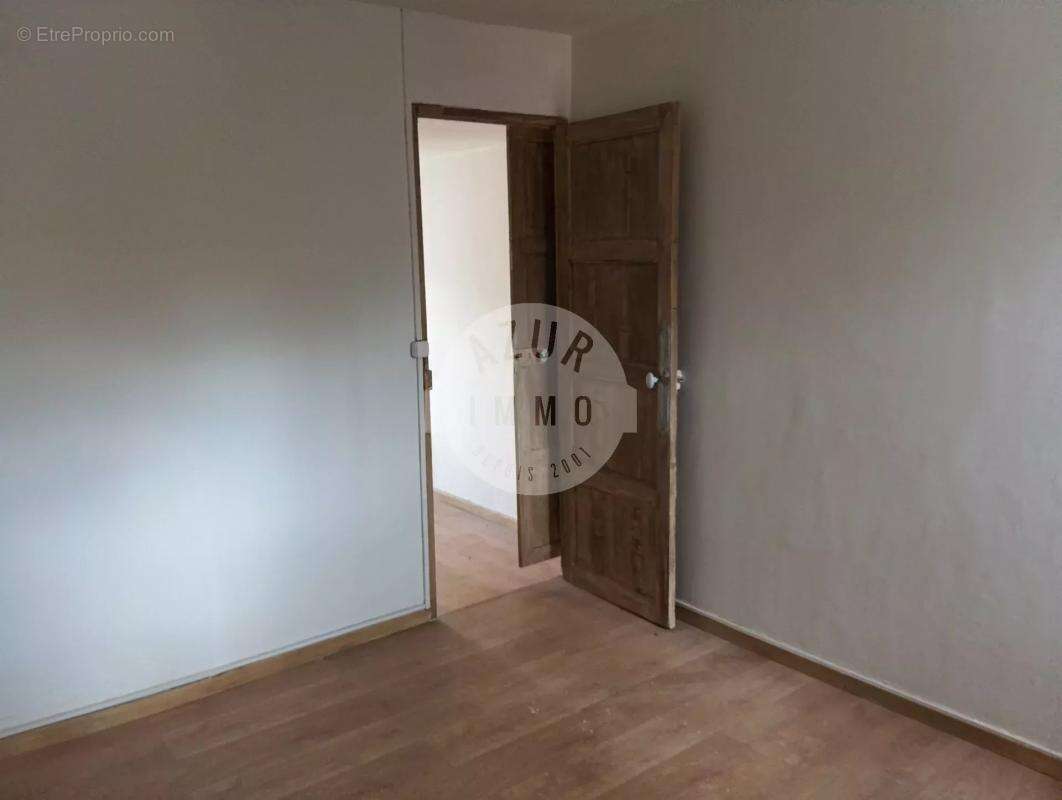 Appartement à NANS-LES-PINS