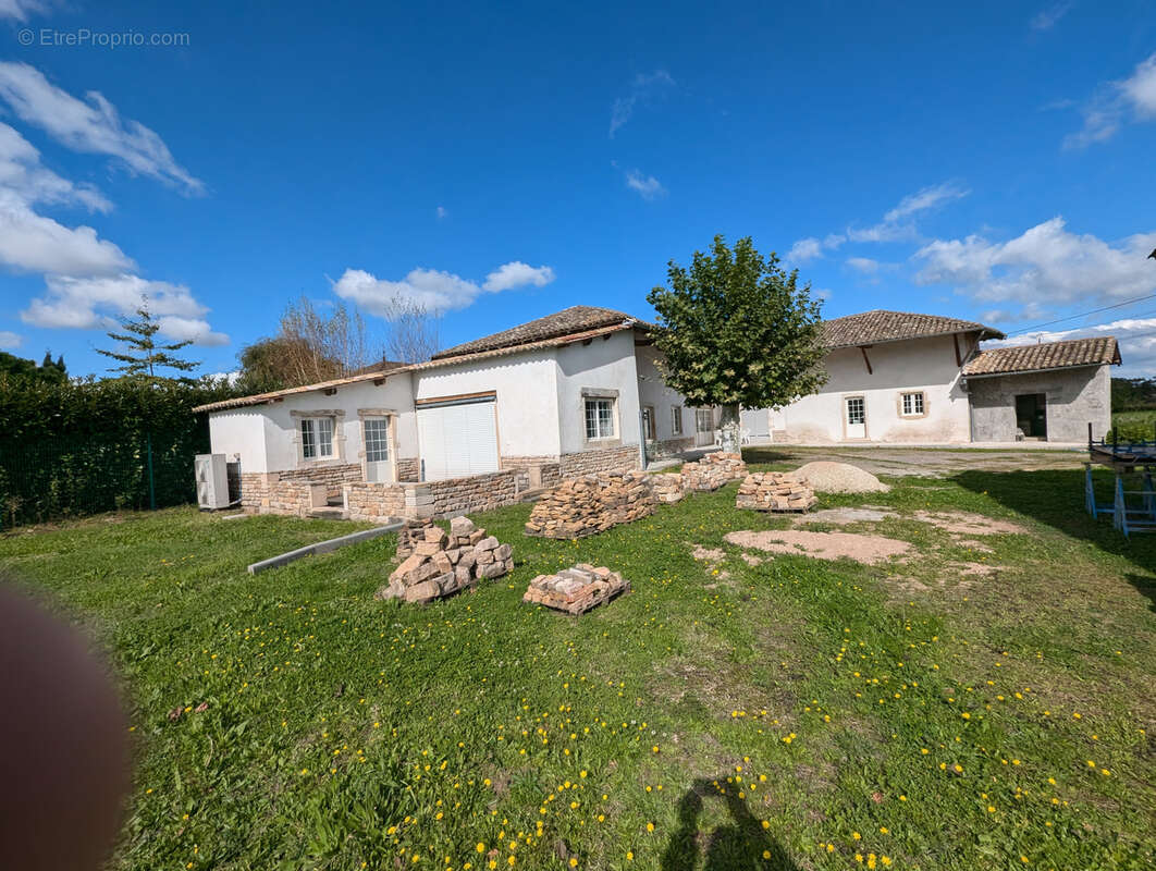 Maison à GRIEGES