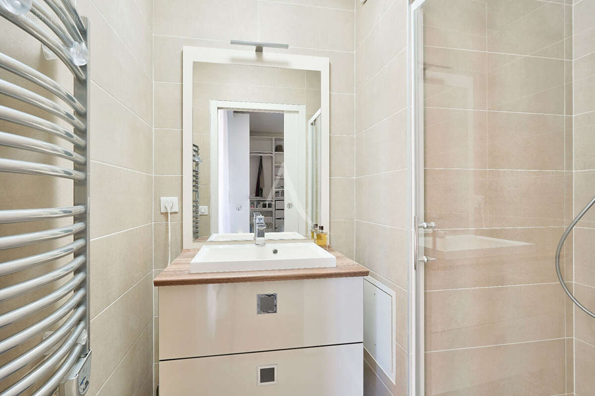 Appartement à PARIS-15E