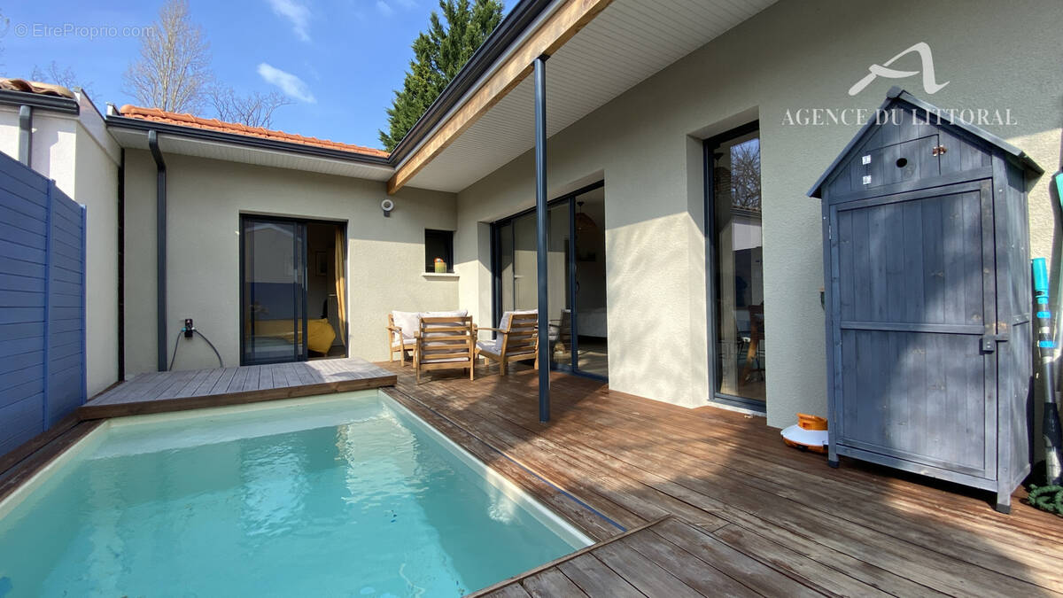 Maison à ARES