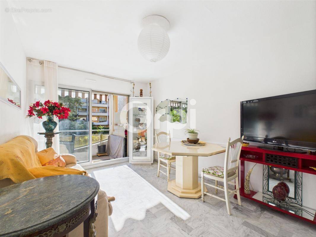 Appartement à MANDELIEU-LA-NAPOULE