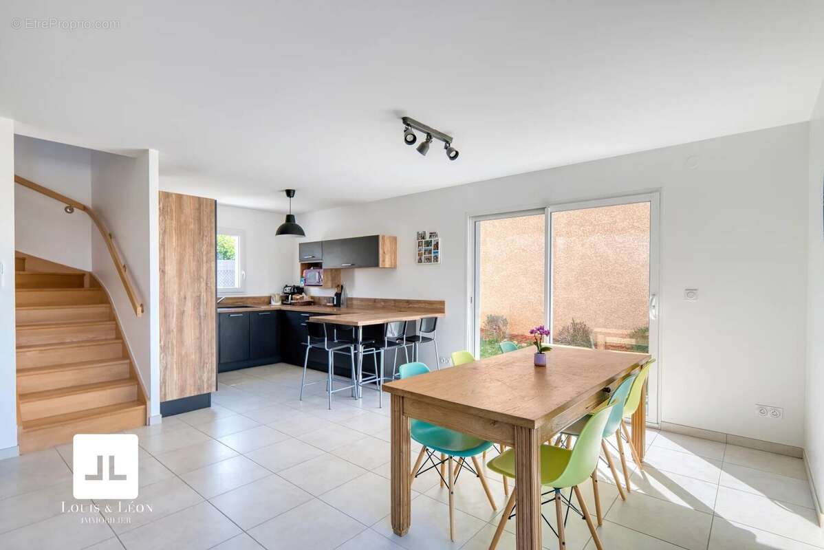 Maison à LACHASSAGNE