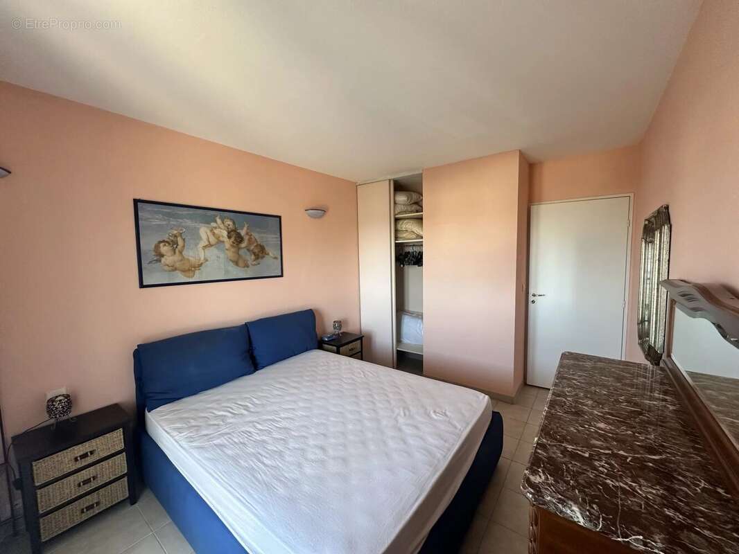 Appartement à SAINT-LAURENT-DU-VAR