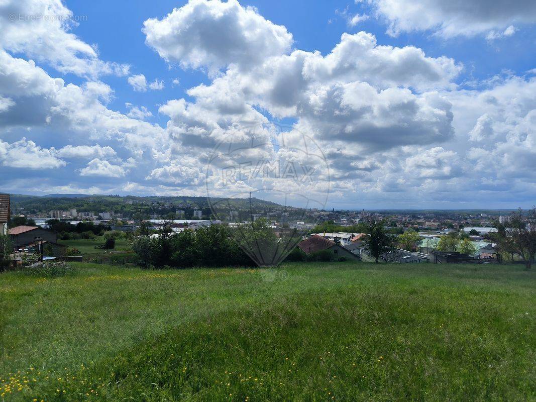 Terrain à CUSSET