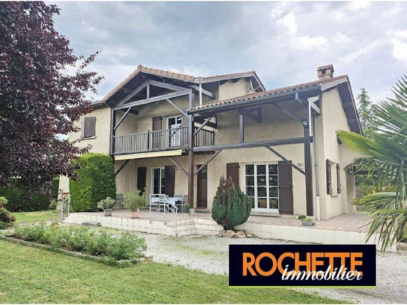 Maison à MONTROND-LES-BAINS