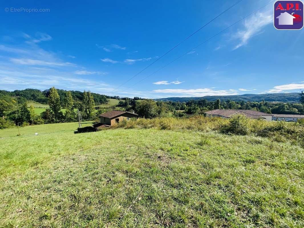 Terrain à DAUMAZAN-SUR-ARIZE