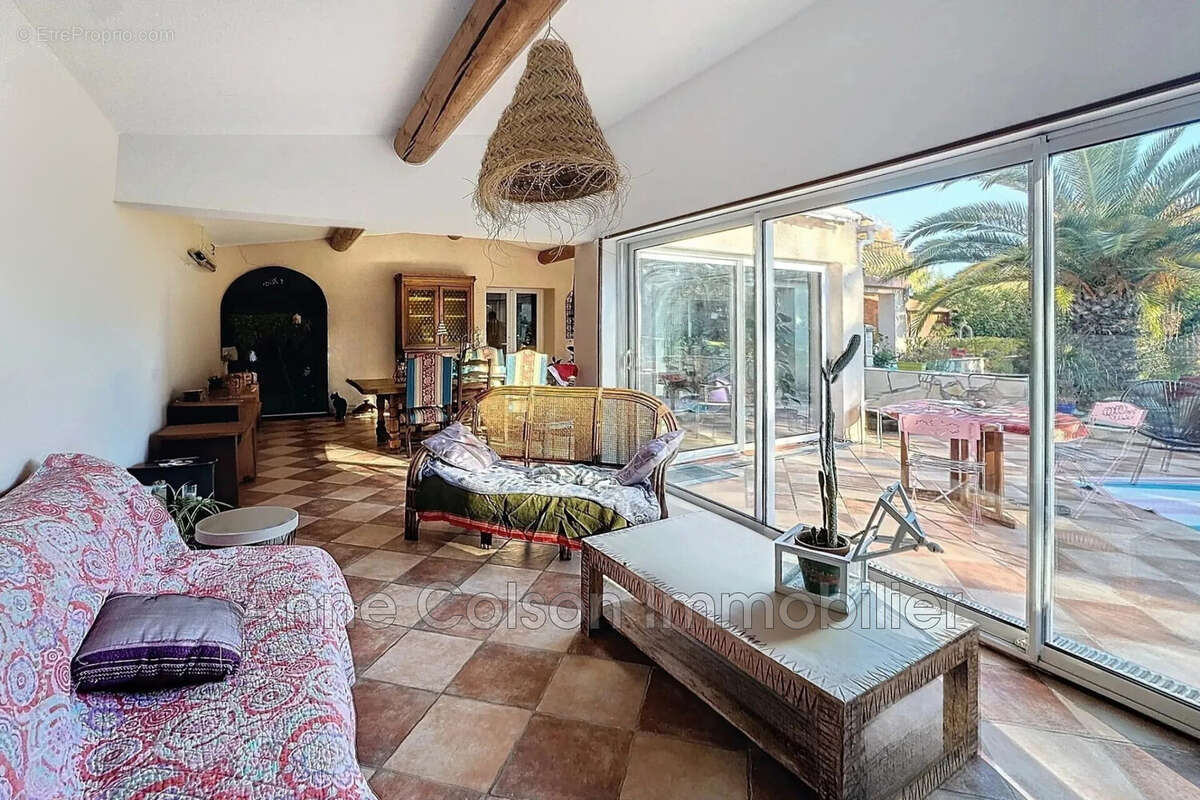 Maison à MEYRARGUES