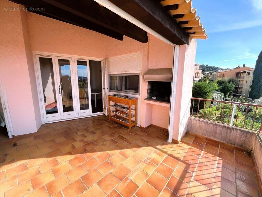 Appartement à LA CROIX-VALMER