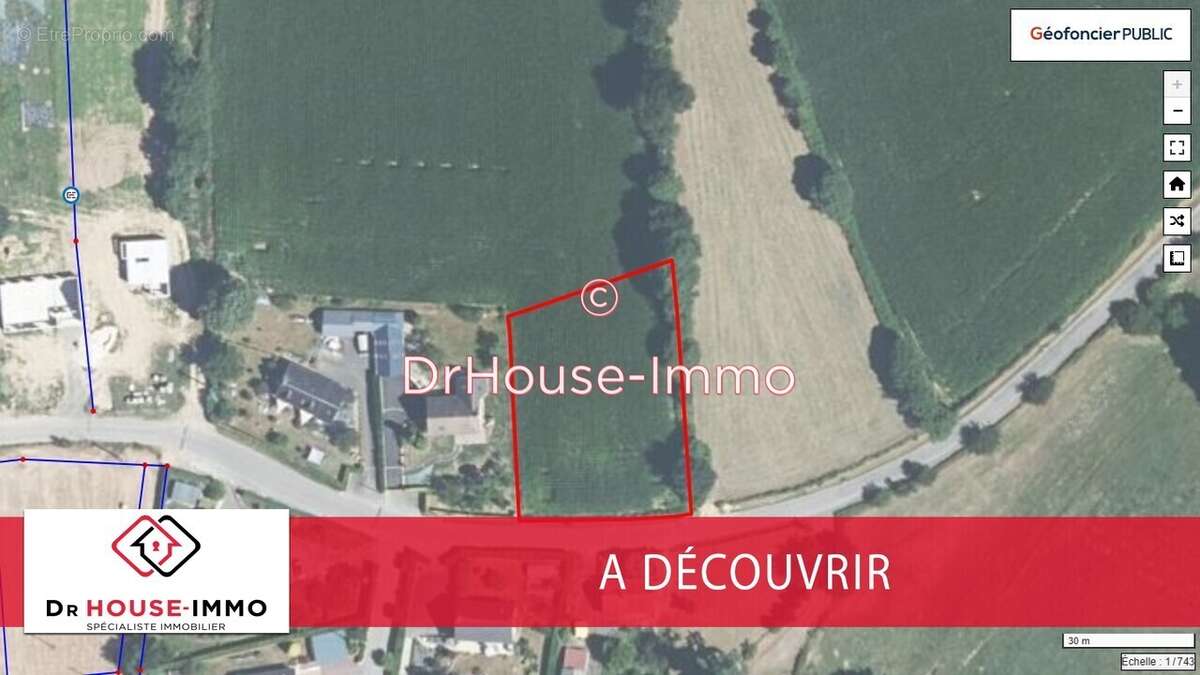 Terrain à PARIGNY