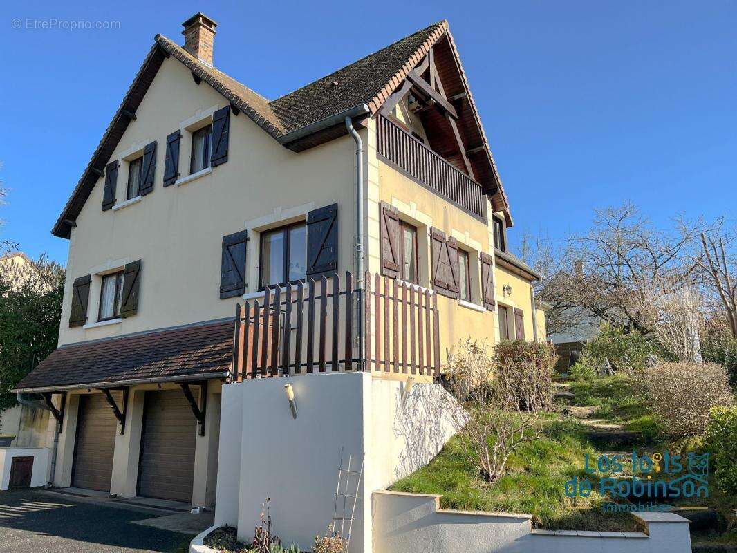 Maison à VERRIERES-LE-BUISSON