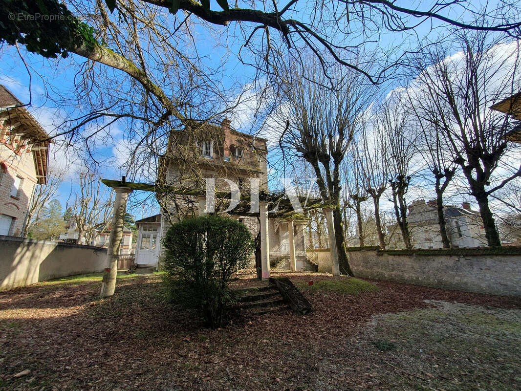 Maison à FONTAINEBLEAU