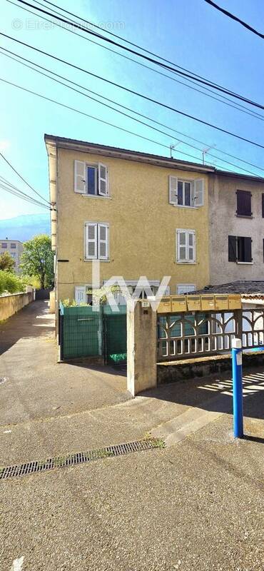 Appartement à LE PONT-DE-CLAIX