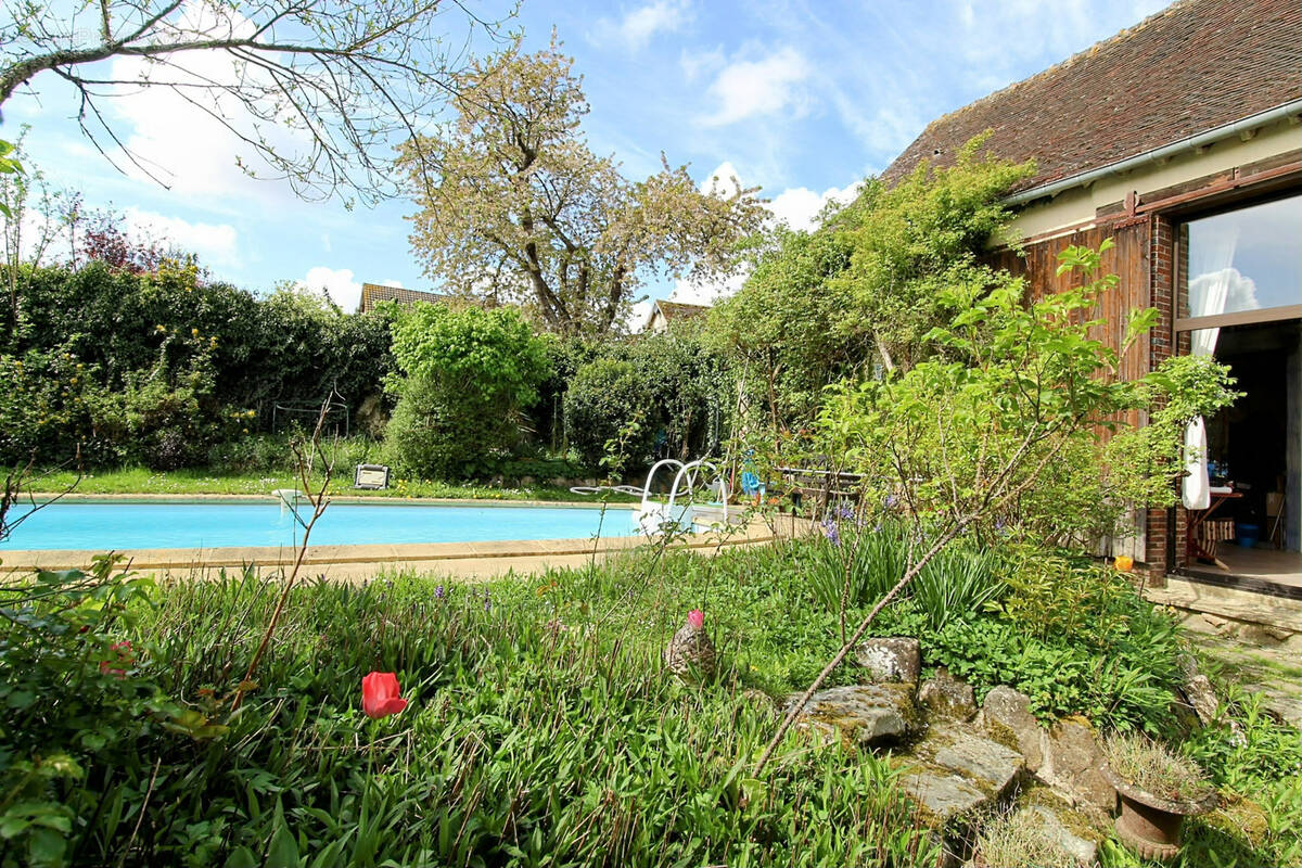 Maison à HOUDAN