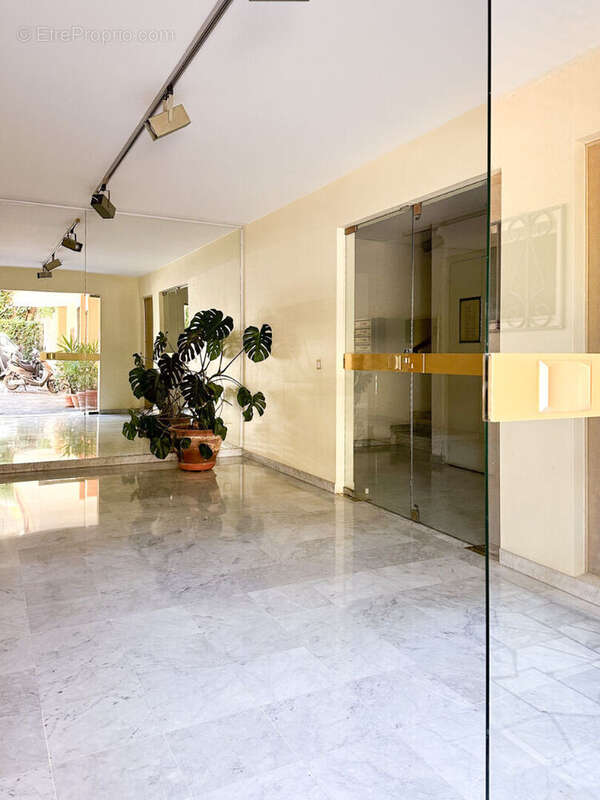 Appartement à ROQUEBRUNE-CAP-MARTIN