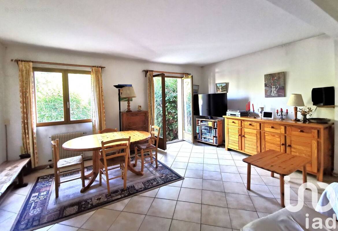 Photo 1 - Maison à BURES-SUR-YVETTE