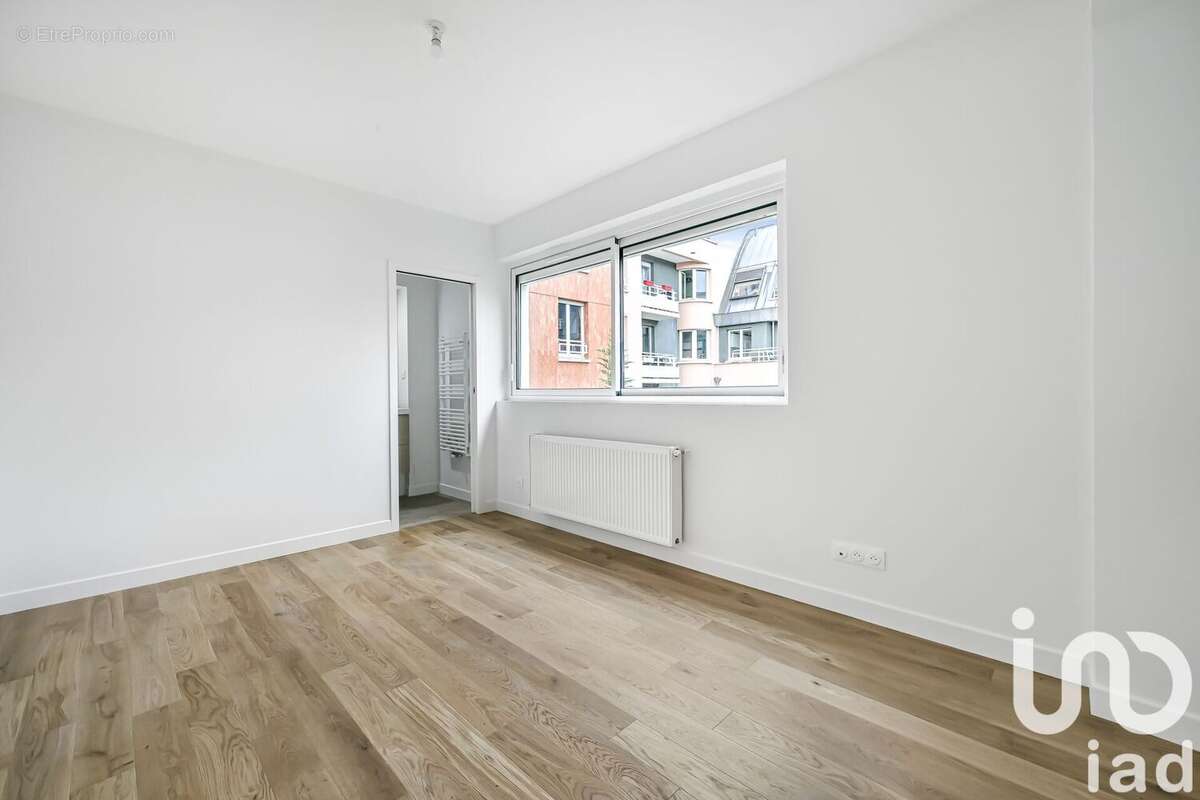 Photo 9 - Appartement à SURESNES