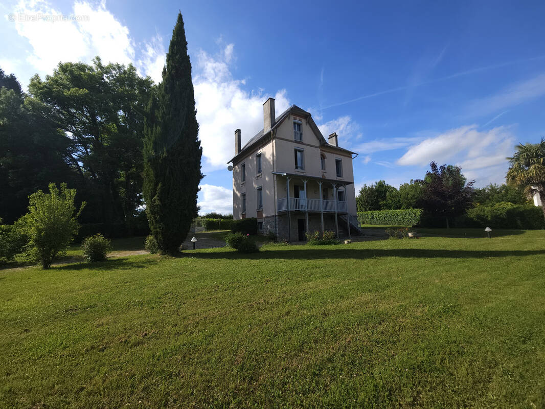 Maison à SAINT-GERMAIN-LES-BELLES