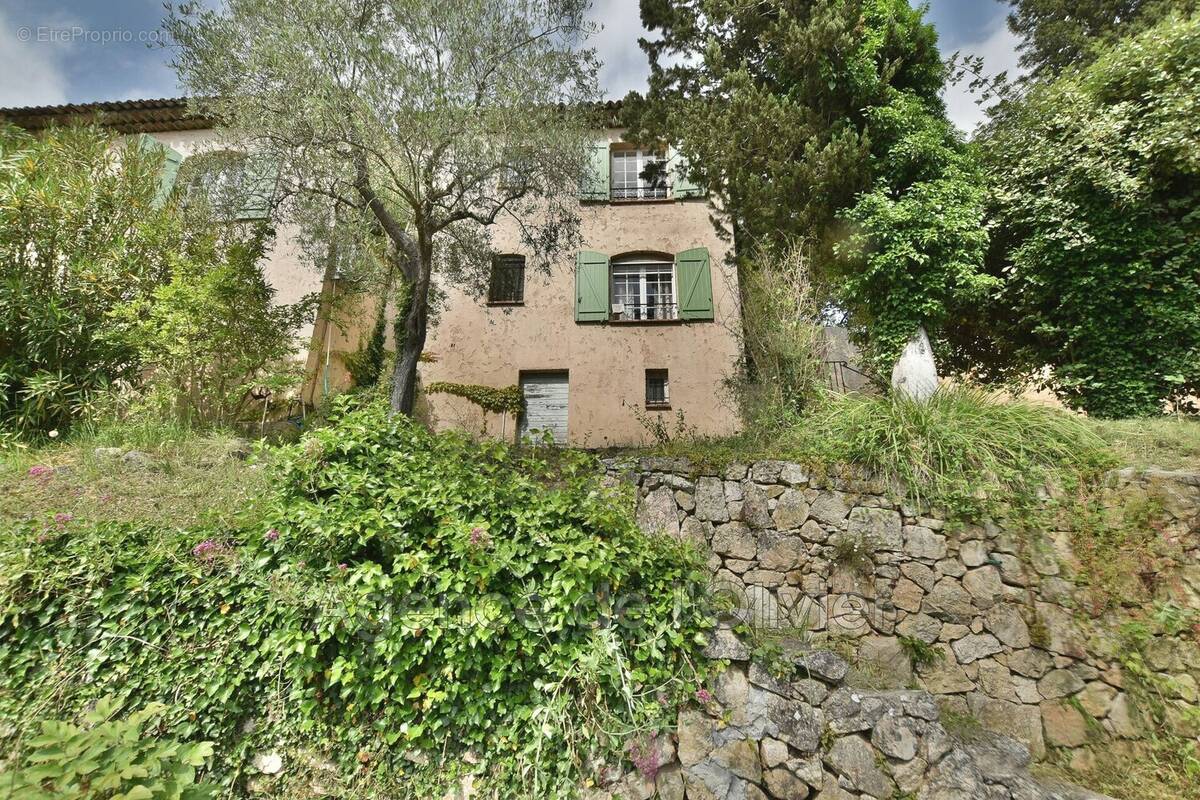 Maison à VALBONNE