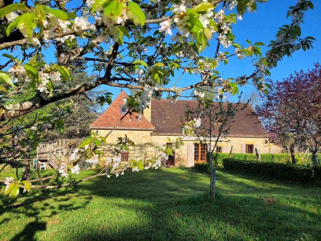 Maison à GOURDON