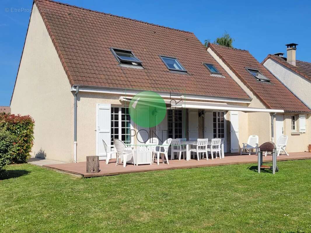 Maison à VERT-LE-GRAND
