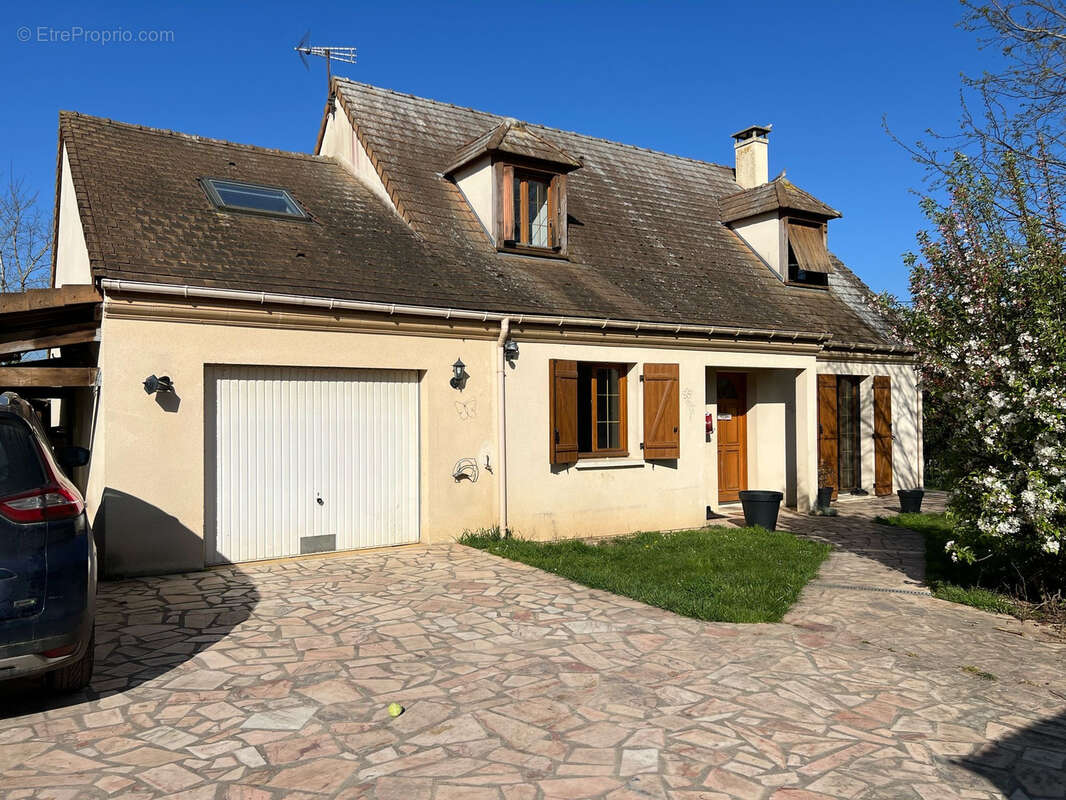 Maison à ETAMPES
