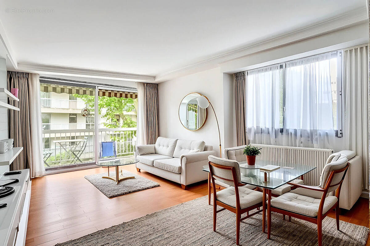 Appartement à PARIS-20E