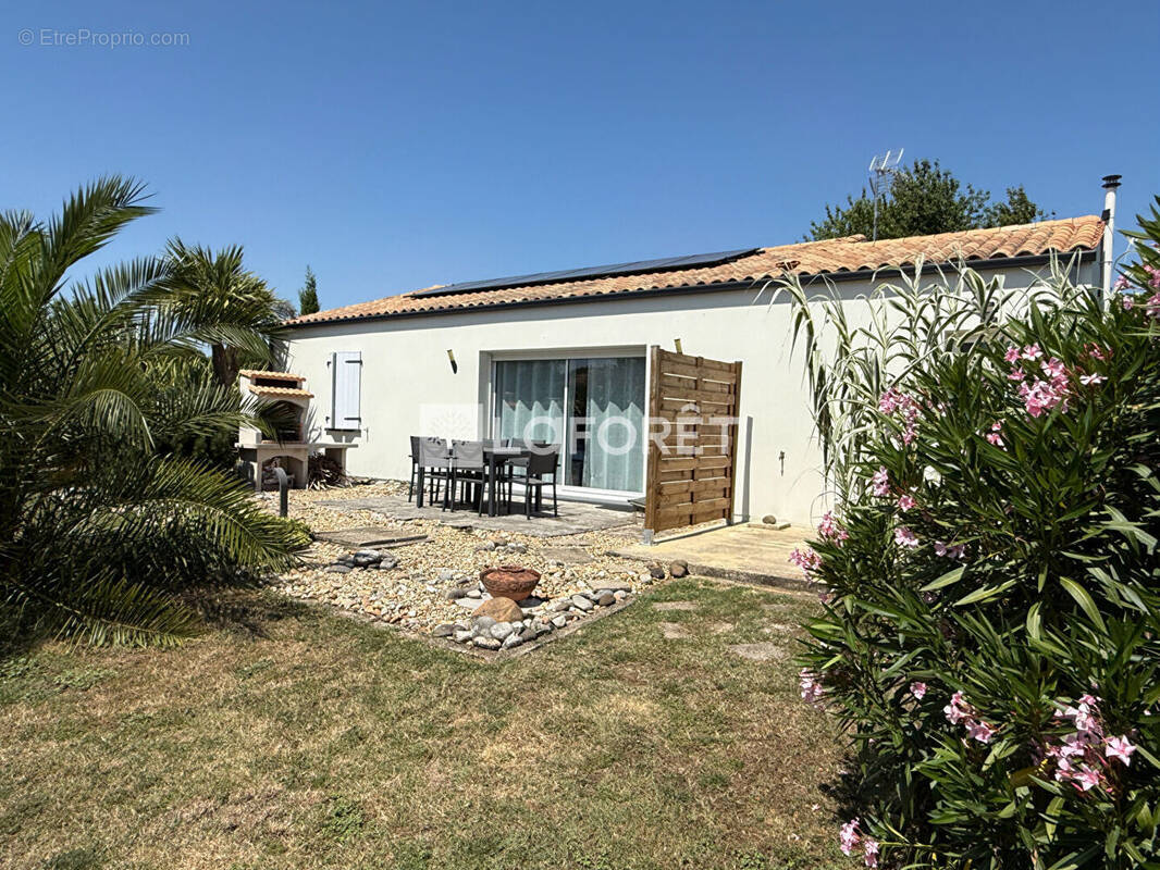 Maison à SAINT-ROMAIN-DE-BENET