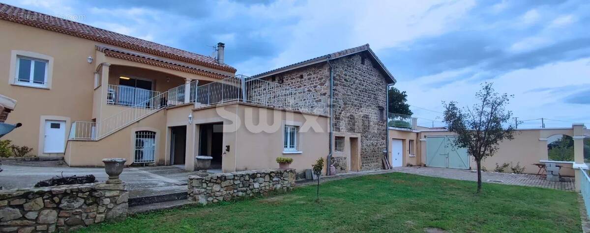 Maison à CONDRIEU