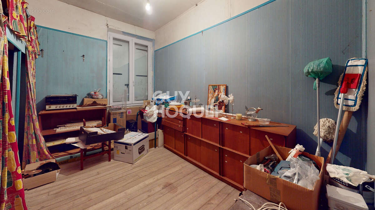 Appartement à BRUYERES-LE-CHATEL