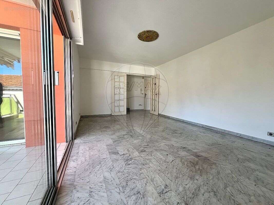 Appartement à VALLAURIS