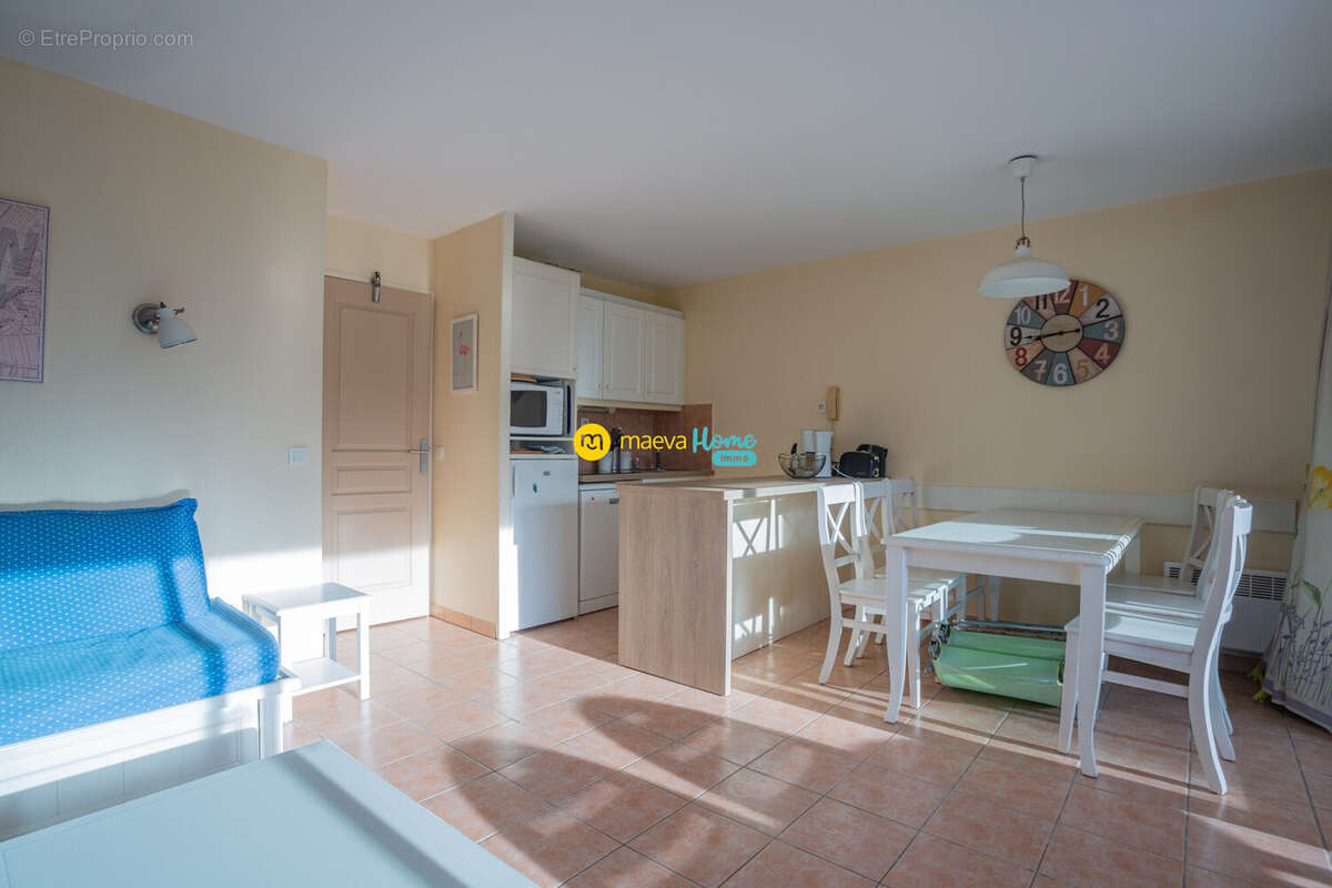 Appartement à ROQUEBRUNE-SUR-ARGENS