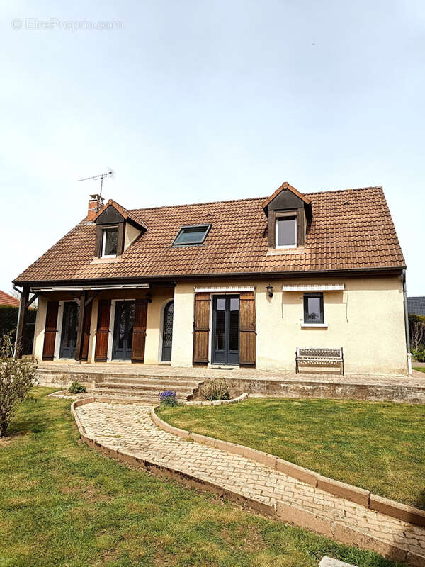 Maison à AUXY