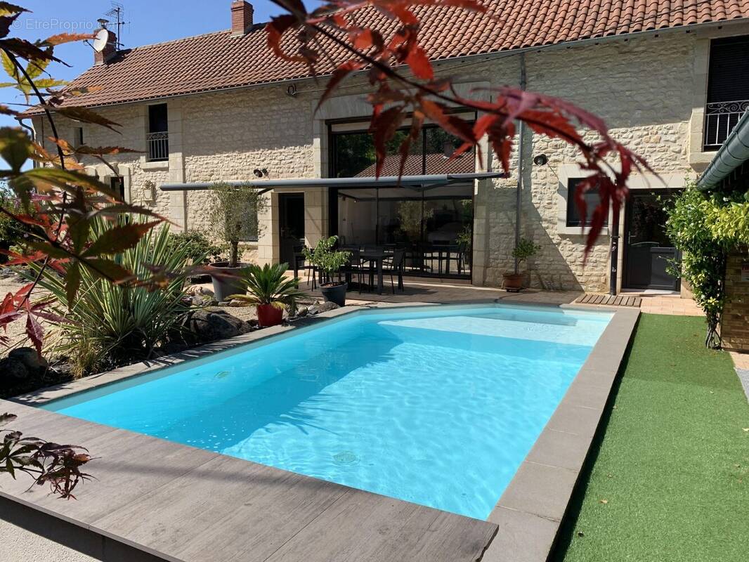 Maison à COLOMBIERS