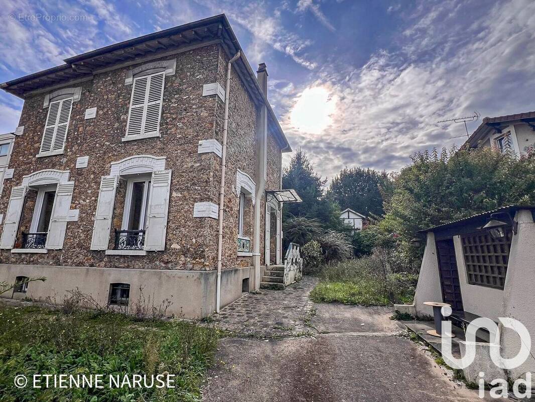 Photo 1 - Maison à LE PECQ