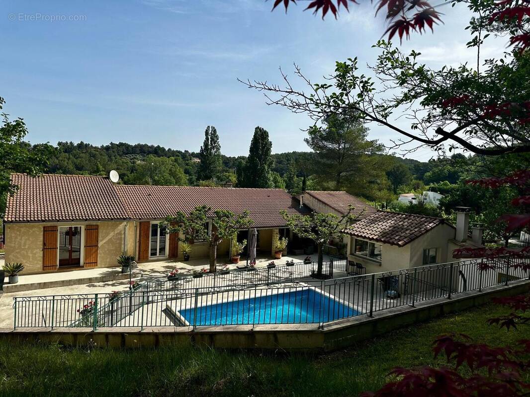 Photo 1 - Maison à SIMIANE-COLLONGUE