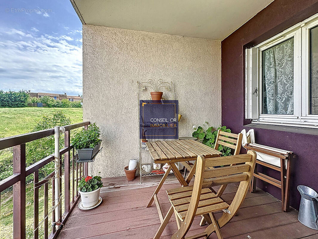 Appartement à SAINT-GENIS-LAVAL