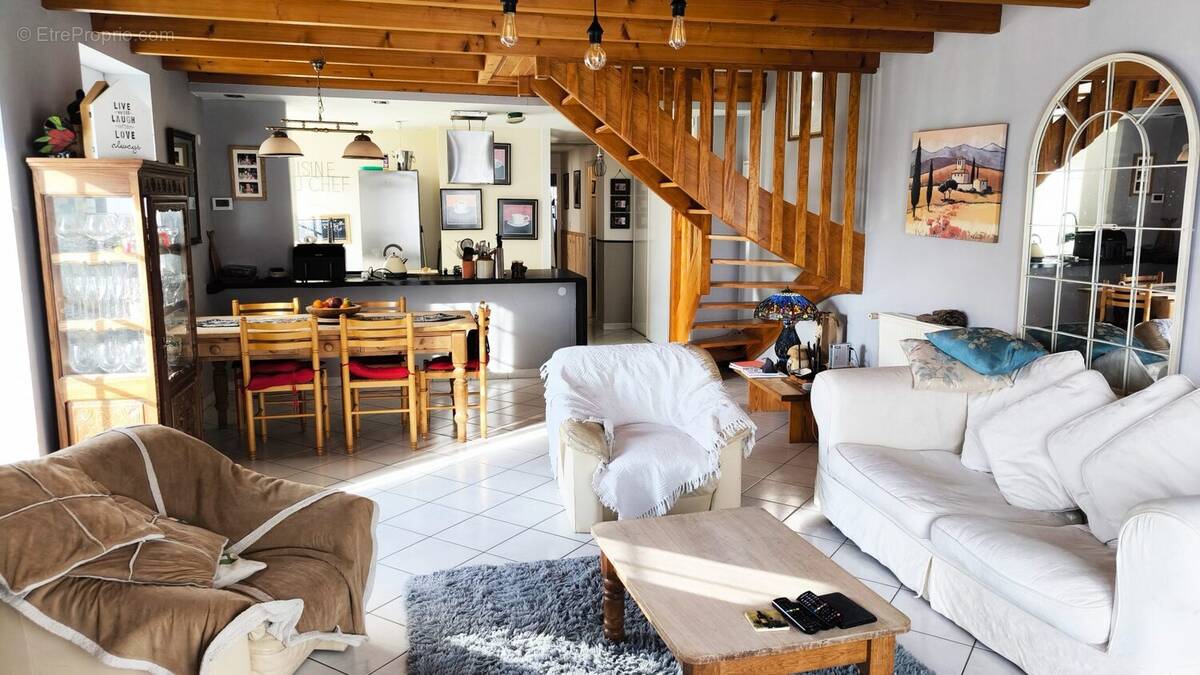 Maison à PLOUGOULM