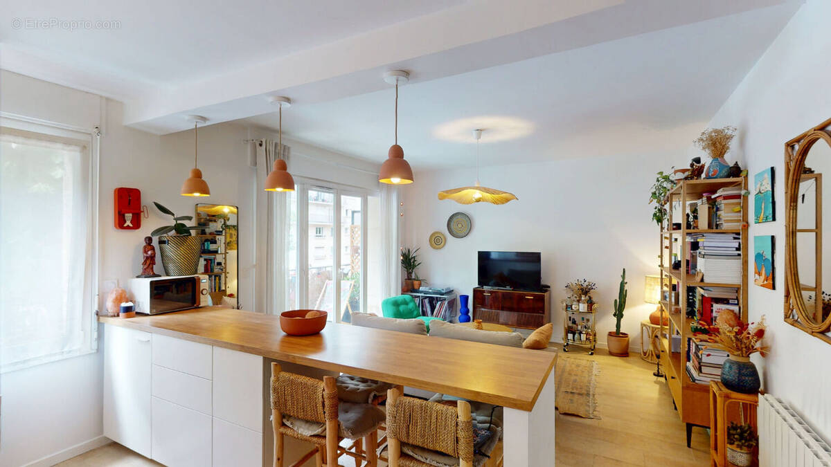 Appartement à CHARENTON-LE-PONT